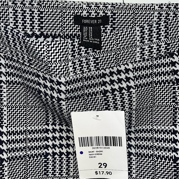 Forever21 Navy/Cream Houndstooth Mini Skirt — 29 - Picture 2 of 4